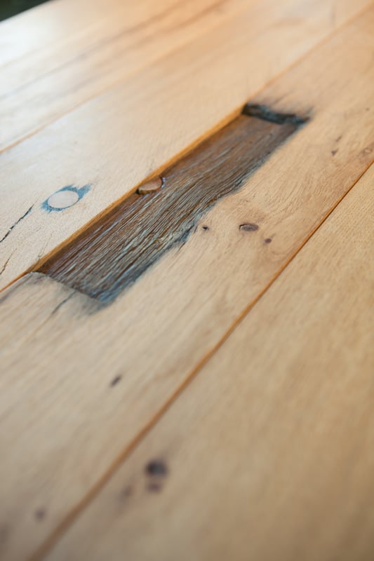 janua_bb11_clamp_tisch_indoor_altholz_holz_eiche_natur_stahl_tiefschwarz_e_07