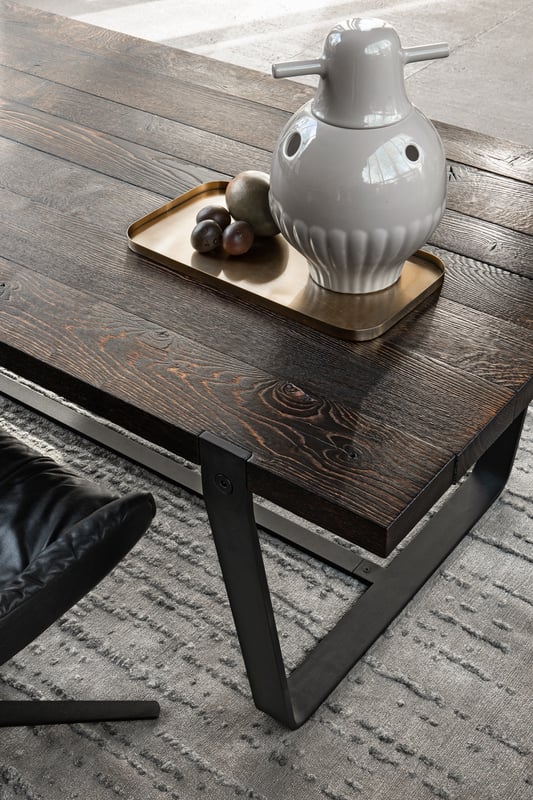 janua_bb11_clamp_tisch_indoor_gekoehlt_holz_eiche_ton_braun_stahl_tiefschwarz_e_03