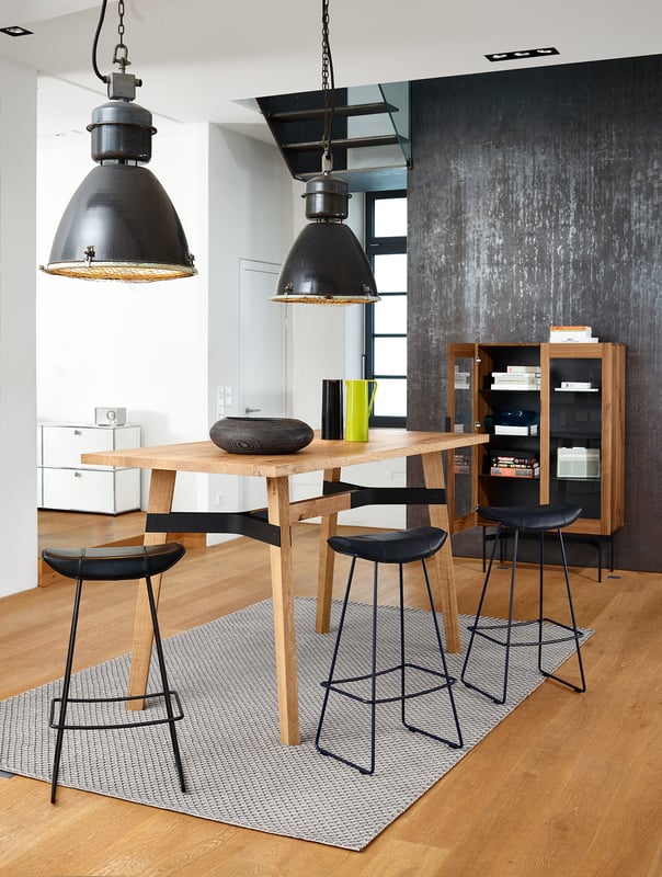 janua_bb31_connect_tisch_hochtisch_indoor_basic_holz_eiche_natur_stahl_tiefschwarz_e_01