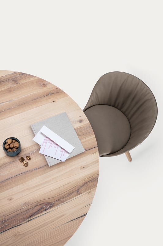 janua_bb31_connect_tisch_indoor_altholt_holz_eiche_weiss_stahl_tiefschwarz_e_01