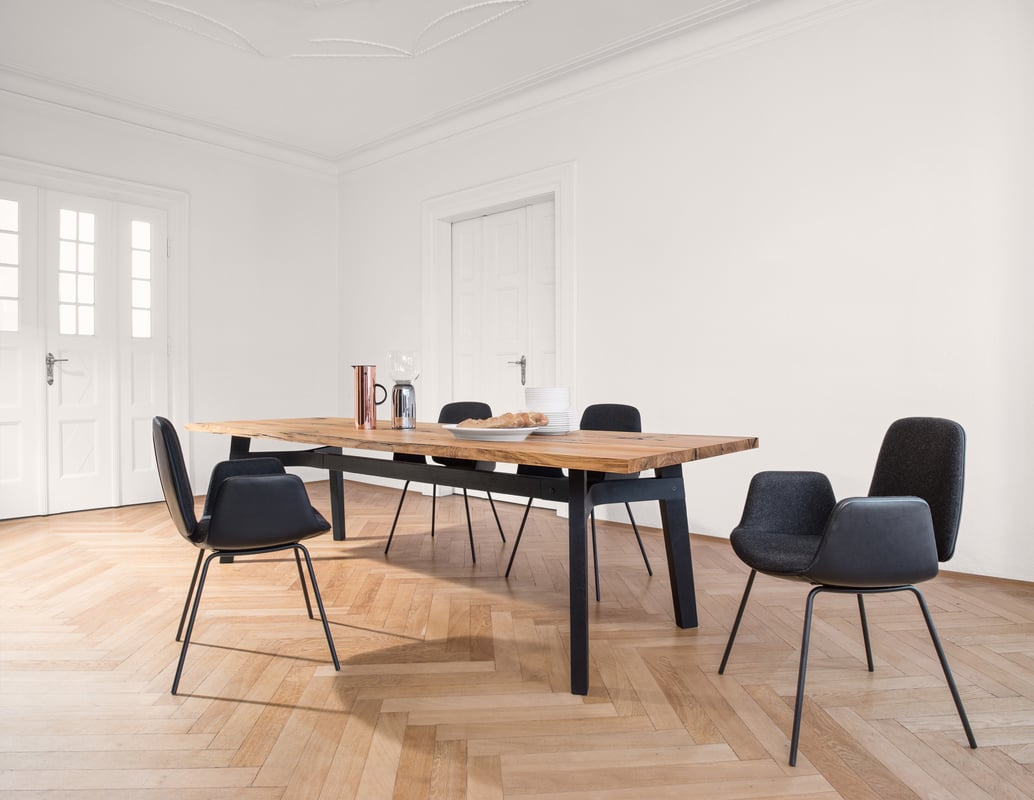 janua_bb31_connect_tisch_indoor_altholz_holz_eiche_natur_stahl_tiefschwarz_e_01-1
