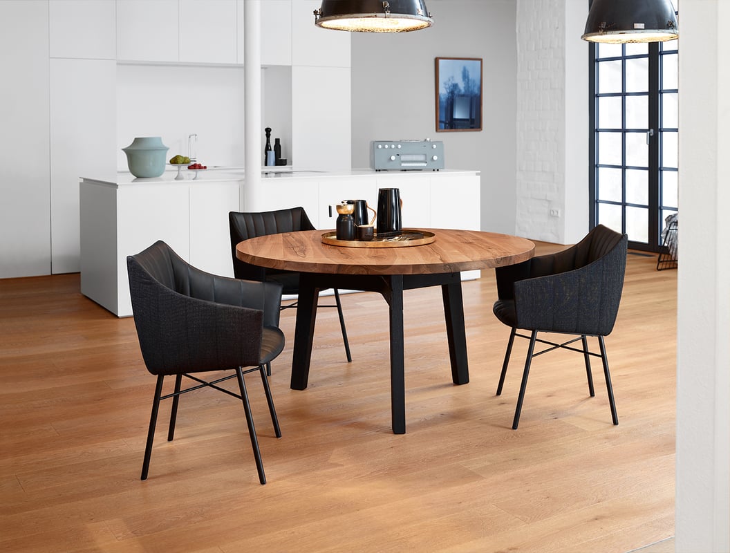 janua_bb31_connect_tisch_indoor_basic_holz_eiche_stahl_tiefschwarz_e_01