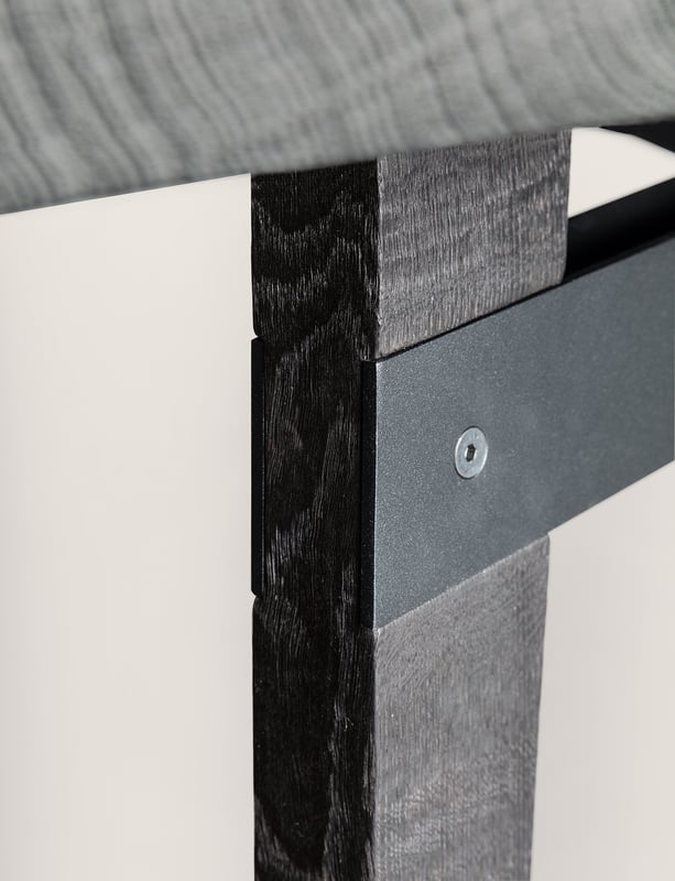 janua_bb31_connect_tisch_indoor_gekoehlt_holz_eiche_ton_grau_stahl_tiefschwarz_e_02