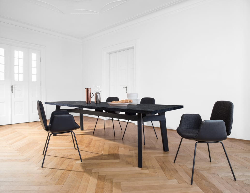 janua_bb31_connect_tisch_indoor_gekoehlt_holz_eiche_ton_schwarz_stahl_tiefschwarz_e_01
