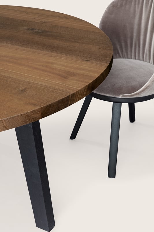 janua_bb31_connect_tisch_indoor_geraeuchert_holz_eiche_stahl_tiefschwarz_e_03