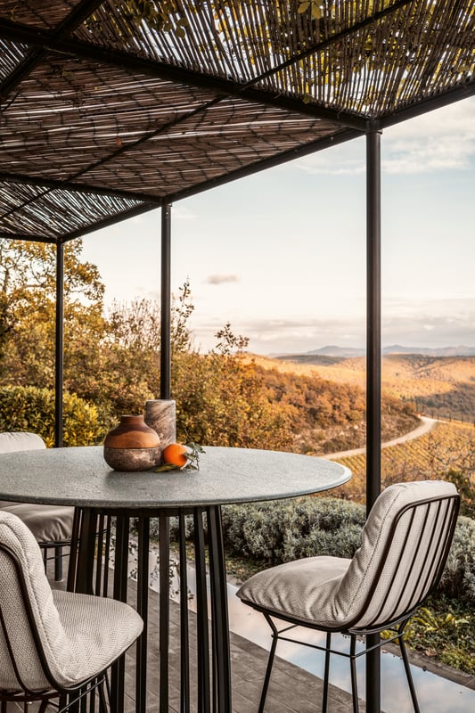 janua_bc02_cantina_hochtisch_outdoor_stein_porfido_verde_edelstahl_schwarz_e_01