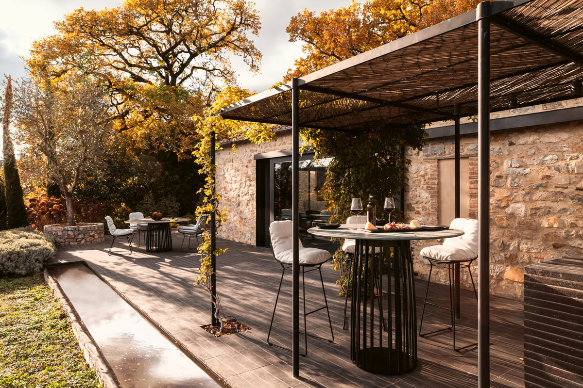 janua_bc02_cantina_hochtisch_outdoor_stein_porfido_verde_edelstahl_schwarz_e_02
