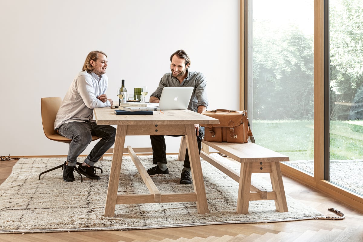 janua_bc02_cantina_tisch_indoor_basic_holz_eiche_weiss_e_01