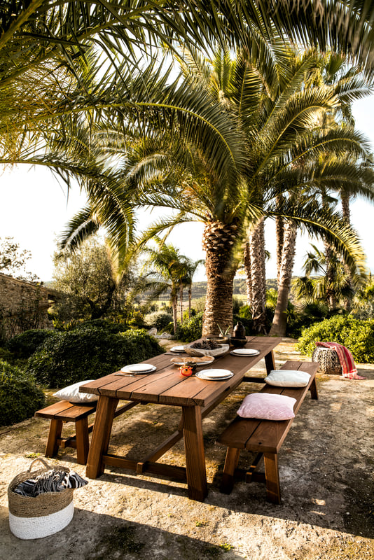 janua_bc02_cantina_tisch_outdoor_holz_kastanie_ton_marone_e_01-1