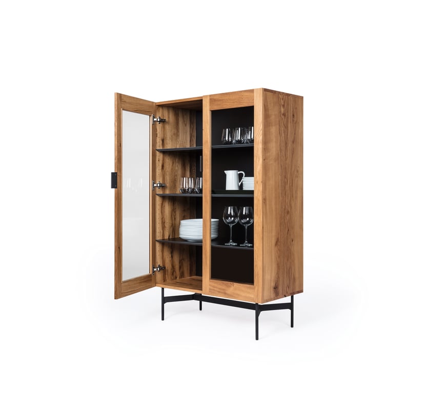 janua_bc04_vitrine_korpusmoebel_indoor_altholz_holz_eiche_stahl_tiefschwarz_f_01