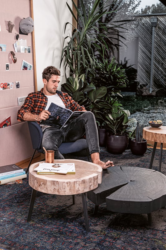 janua_bc05_stomp_couchtisch_indoor_gekoehlt_holz_eiche_ton_schwarz_stahl_tiefschwarz_e_01