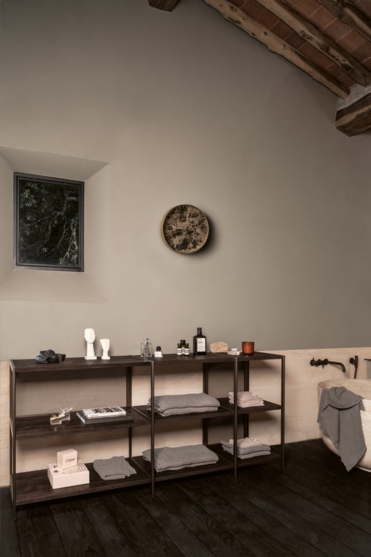 janua_bc06_room68_regalsystem_sideboard_indoor_geraeuchert_holz_eiche_anthrazit_alu_eloxiert_bronze_e_02