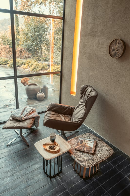 janua_bc07_basket_couchtisch_quadratisch_indoor_emperador_travertin_striato_stahl_kupfer_lasur_e_03