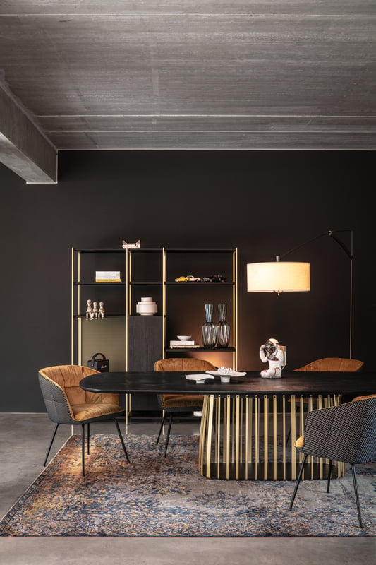 janua_bc07_basket_tisch_bootsform_indoor_gekoehlt_holz_eiche_ton_schwarz_aluminium_messing_eloxiert_e_02