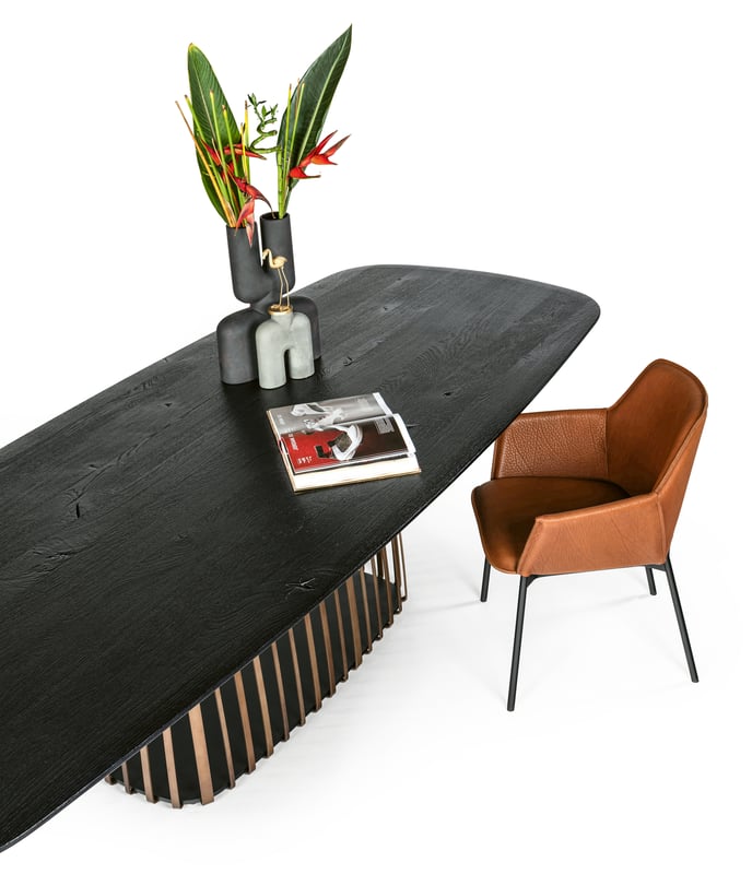 janua_bc07_basket_tisch_bootsform_indoor_gekoehlt_holz_eiche_ton_schwarz_stahl_kupfer_lasur_f_03-1