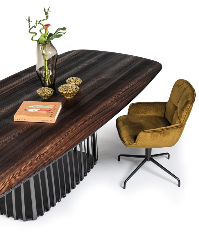 janua_bc07_basket_tisch_bootsform_indoor_gekoehlt_holz_laerche_ton_braun_stahl_rohstal_lasur_f_01