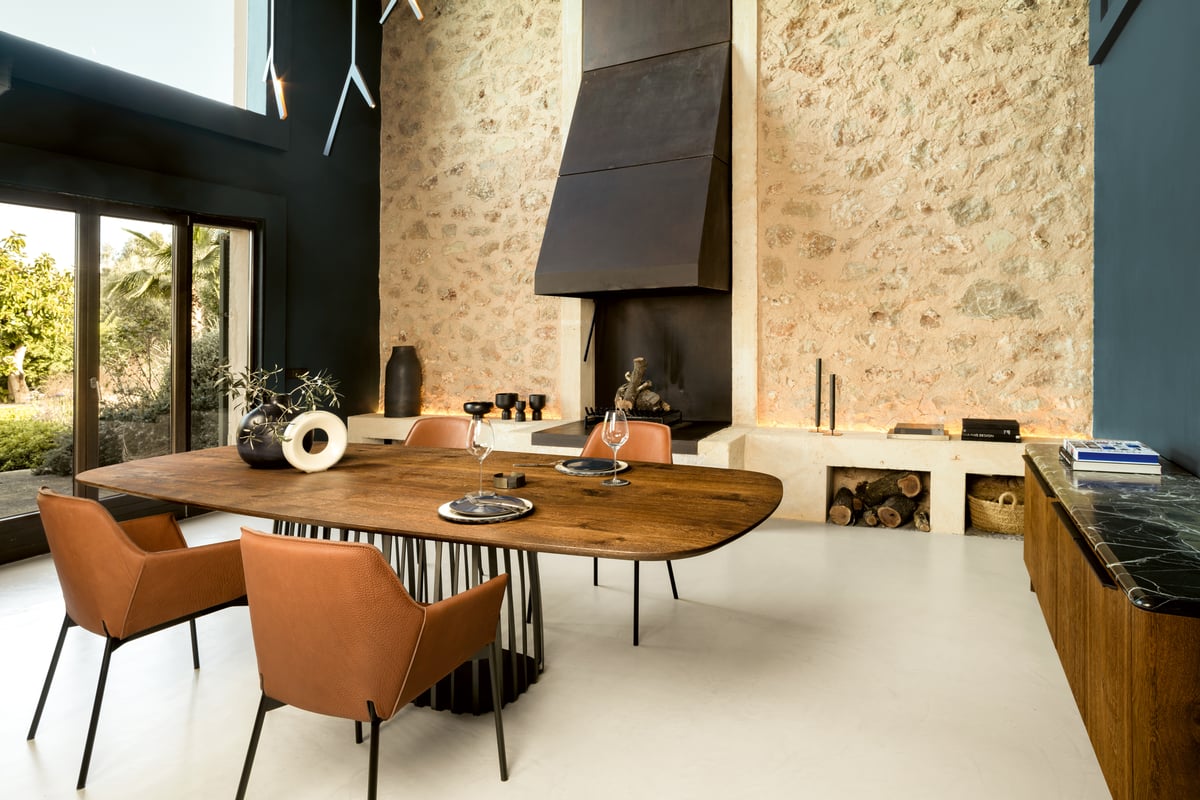 janua_bc07_basket_tisch_bootsform_indoor_geraeuchert_holz_eiche_natur_stahl_rohstahl_lasur_e_03