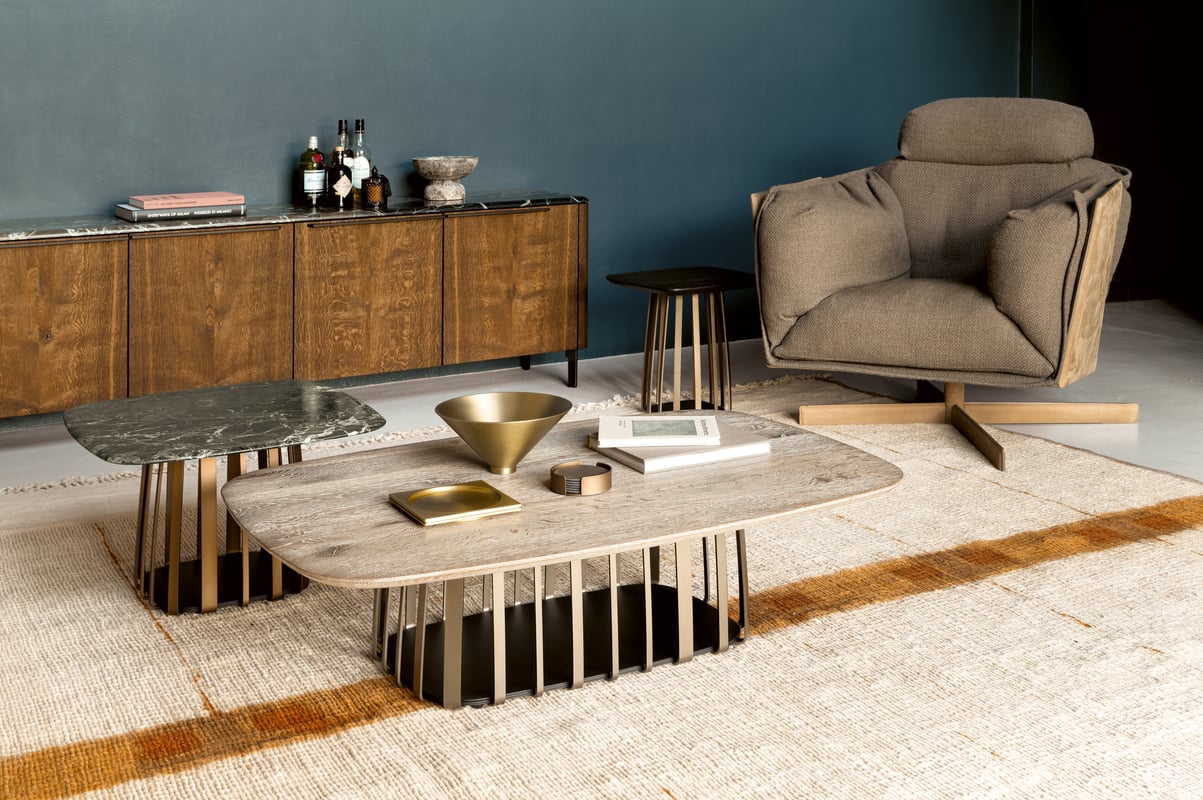janua_bc09_basket_couchtisch_bootsform_indoor_geraeuchert_holz_eiche_weiss_roheffekt_stahl_messing_lasur_e_01