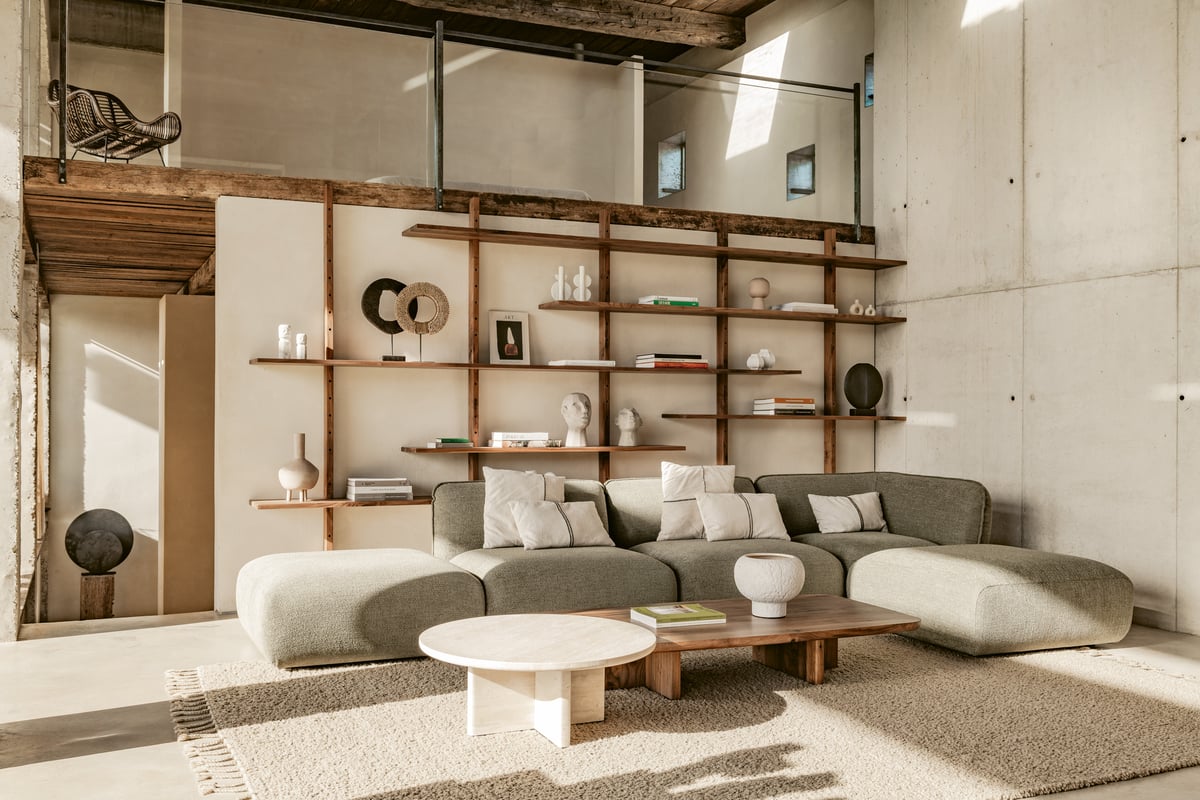 janua_bc20_t-rox_couchtisch_rund_indoor_stein_travertin_striato_e_01