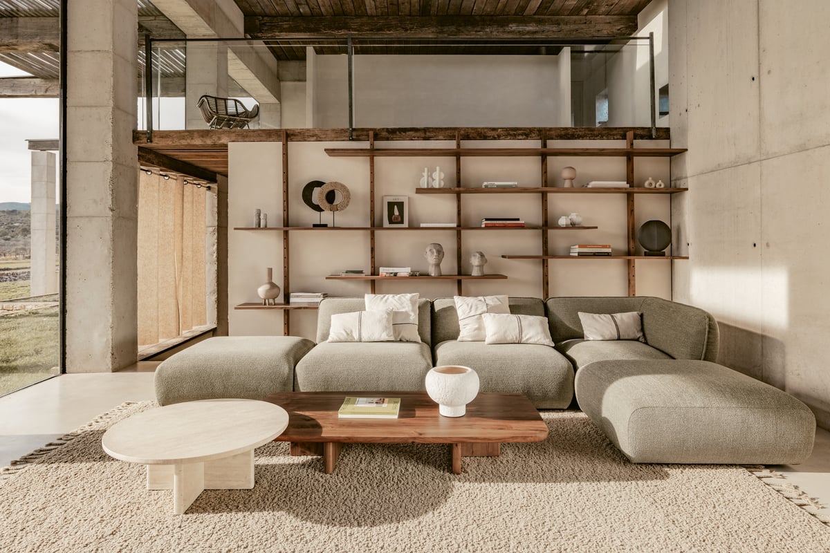 janua_bc20_t-rox_couchtisch_rund_indoor_stein_travertin_striato_e_02
