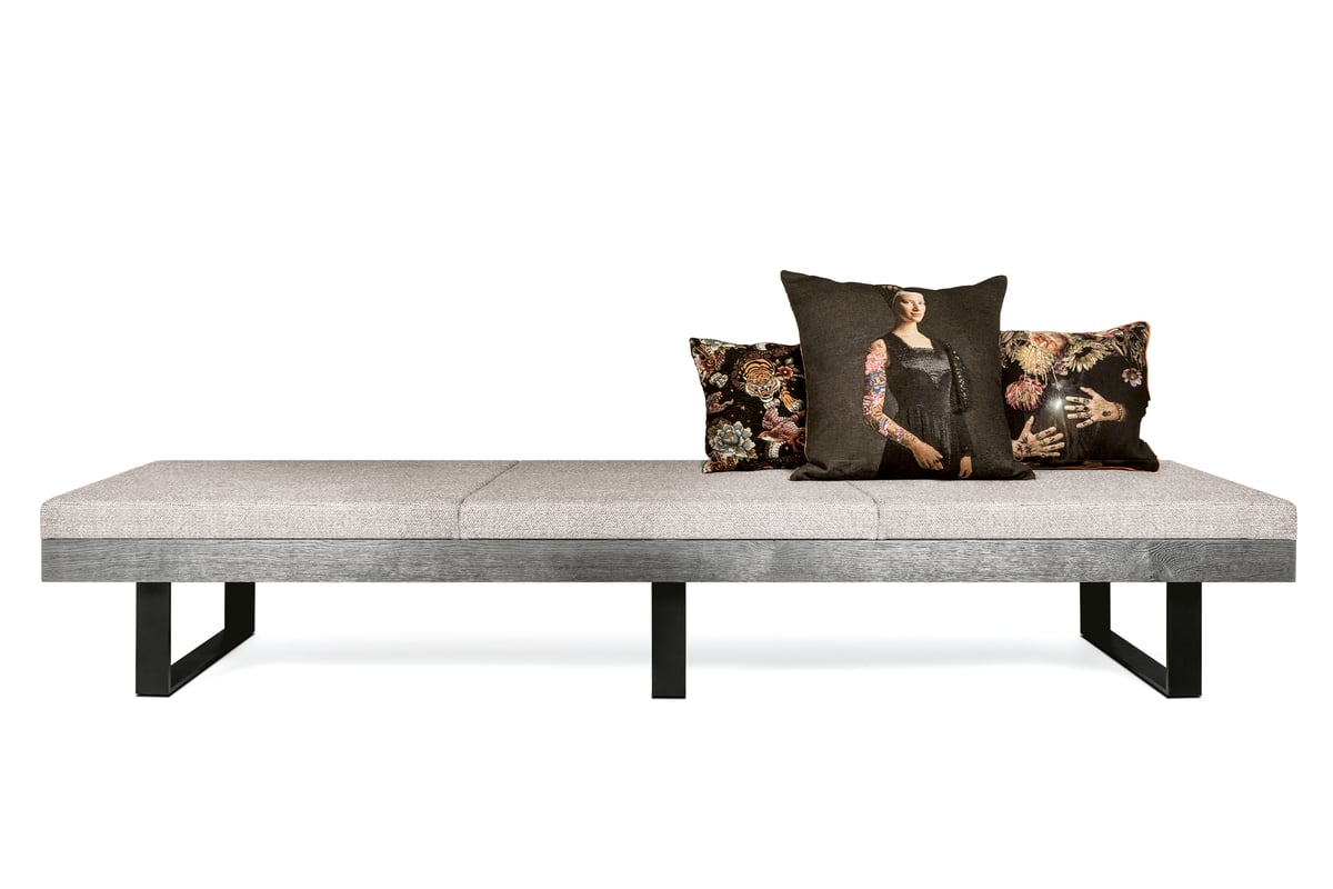 janua_bn01_biron_sitzbank_indoor_gekoehlt_eiche_ton_silber_stahl_tiefschwarz_stoff_f_01