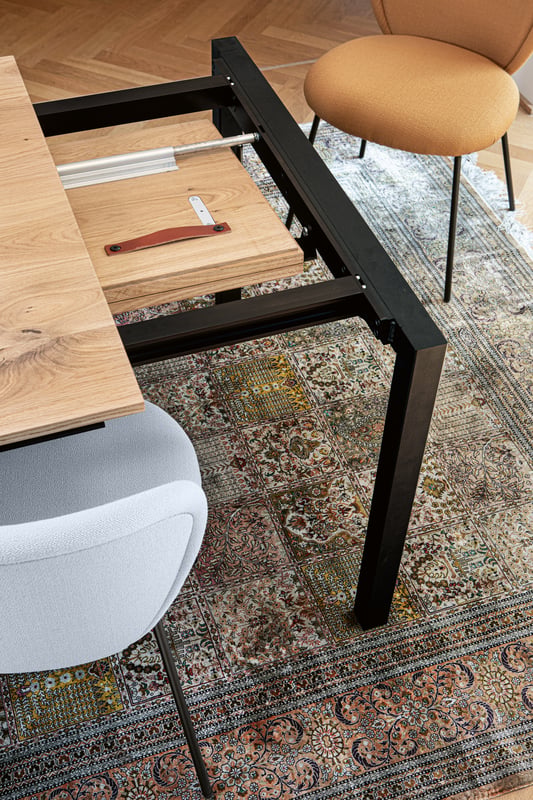 janua_s600_cpsdesign_ausziehtisch_indoor_basic_holz_eiche_natur_stahl_tiefschwarz_e_03