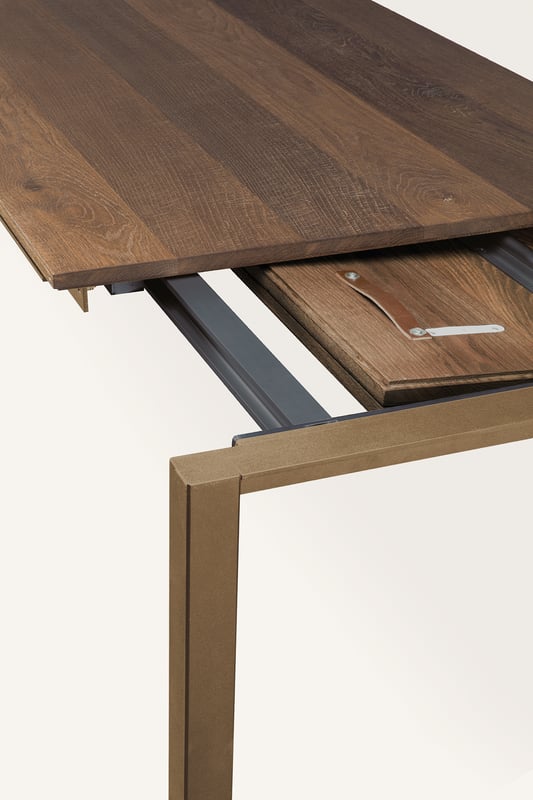 janua_s600_cpsdesign_ausziehtisch_indoor_geraeuchert_holz_eiche_natur_stahl_tiefschwarz_e_05