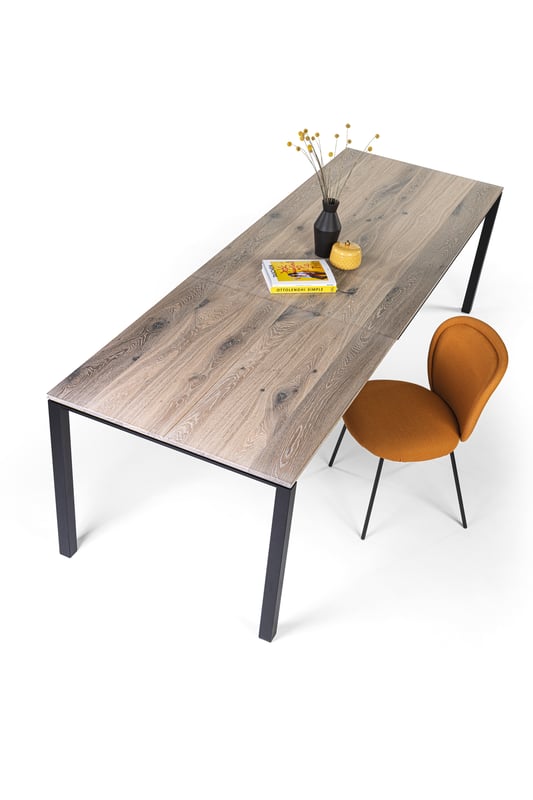 janua_s600_cpsdesign_ausziehtisch_indoor_geraeuchert_holz_eiche_weiss_roheffekt_stahl_tiefschwarz_e_02