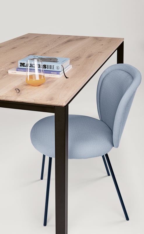janua_s600_cpsdesign_tisch_indoor_basic_holz_eiche_weiss_stahl_tiefschwarz_e_02-1