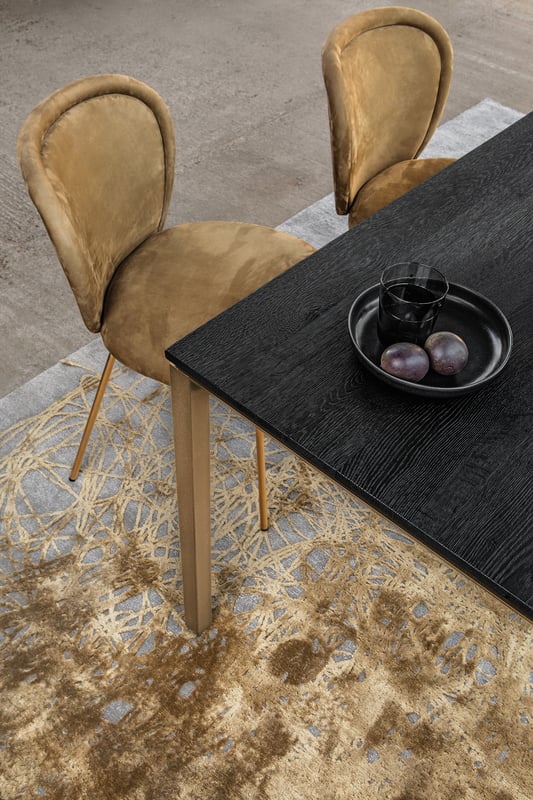 janua_s600_cpsdesign_tisch_indoor_gekoehlt_holz_eiche_ton_schwarz_aluminium_messing_eloxiert_e_02