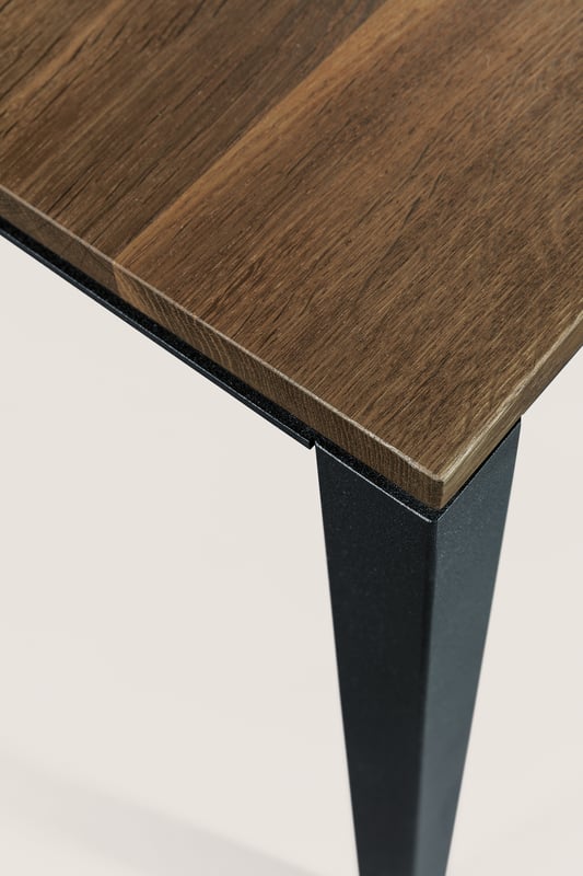 janua_s600_cpsdesign_tisch_indoor_geraeuchert_holz_eiche_natur_stahl_tiefschwarz_e_08