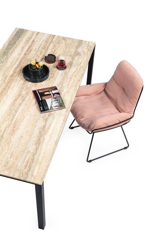 janua_s600_cpsdesign_tisch_rund_outdoor_stein_travertin_striato_edelstahl_tiefschwarz_f_02