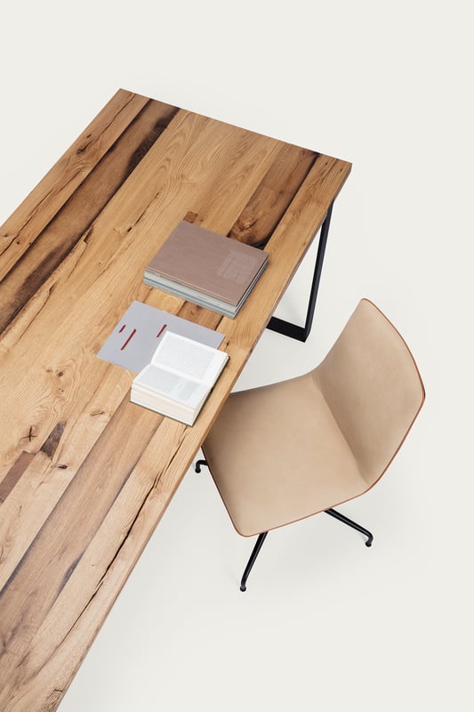 janua_s700_cpsdesign_tisch_indoor_altholz_holz_eiche_natur_stahl_tiefschwarz_e_03