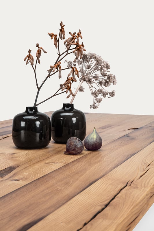 janua_s700_cpsdesign_tisch_indoor_altholz_holz_eiche_natur_stahl_tiefschwarz_e_04