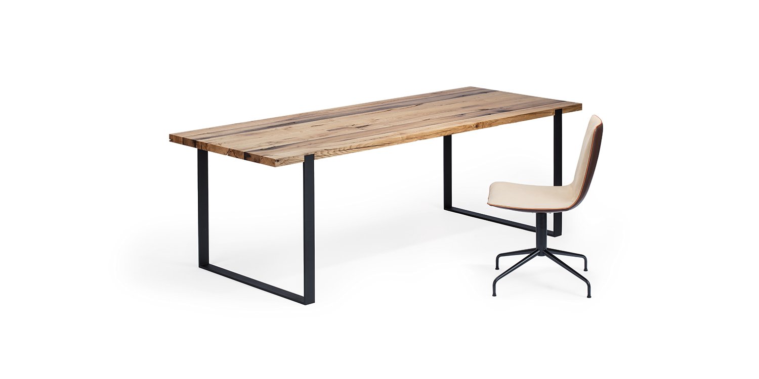 janua_s700_cpsdesign_tisch_indoor_altholz_holz_eiche_natur_stahl_tiefschwarz_f_01