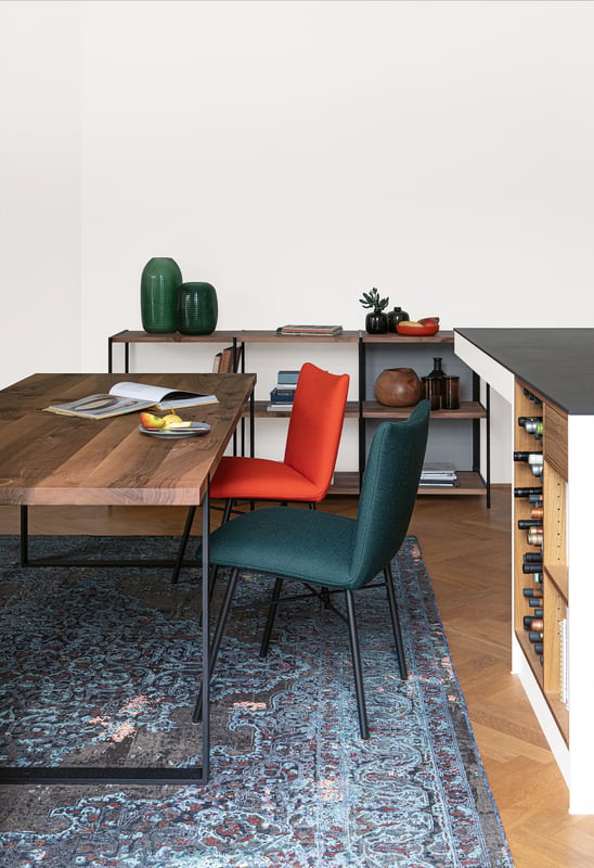 janua_s700_cpsdesign_tisch_indoor_basic_holz_amerikanischer_nussbaum_stahl_tiefschwarz_e_02