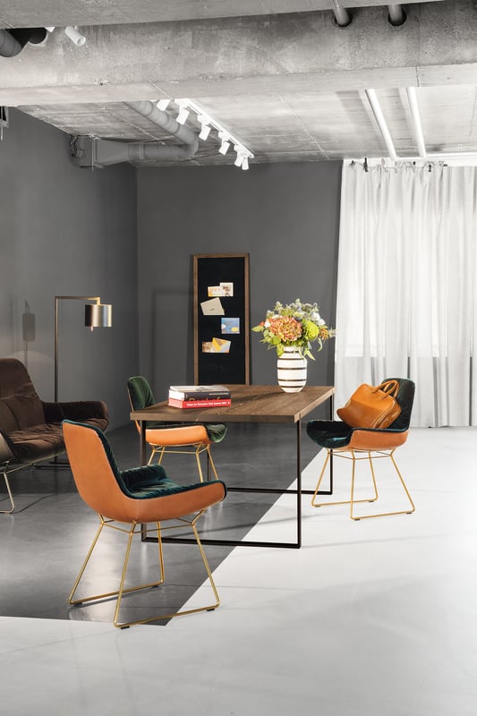 janua_s700_cpsdesign_tisch_indoor_geraeuchert_holz_eiche_natur_stahl_tiefschwarz_e_01