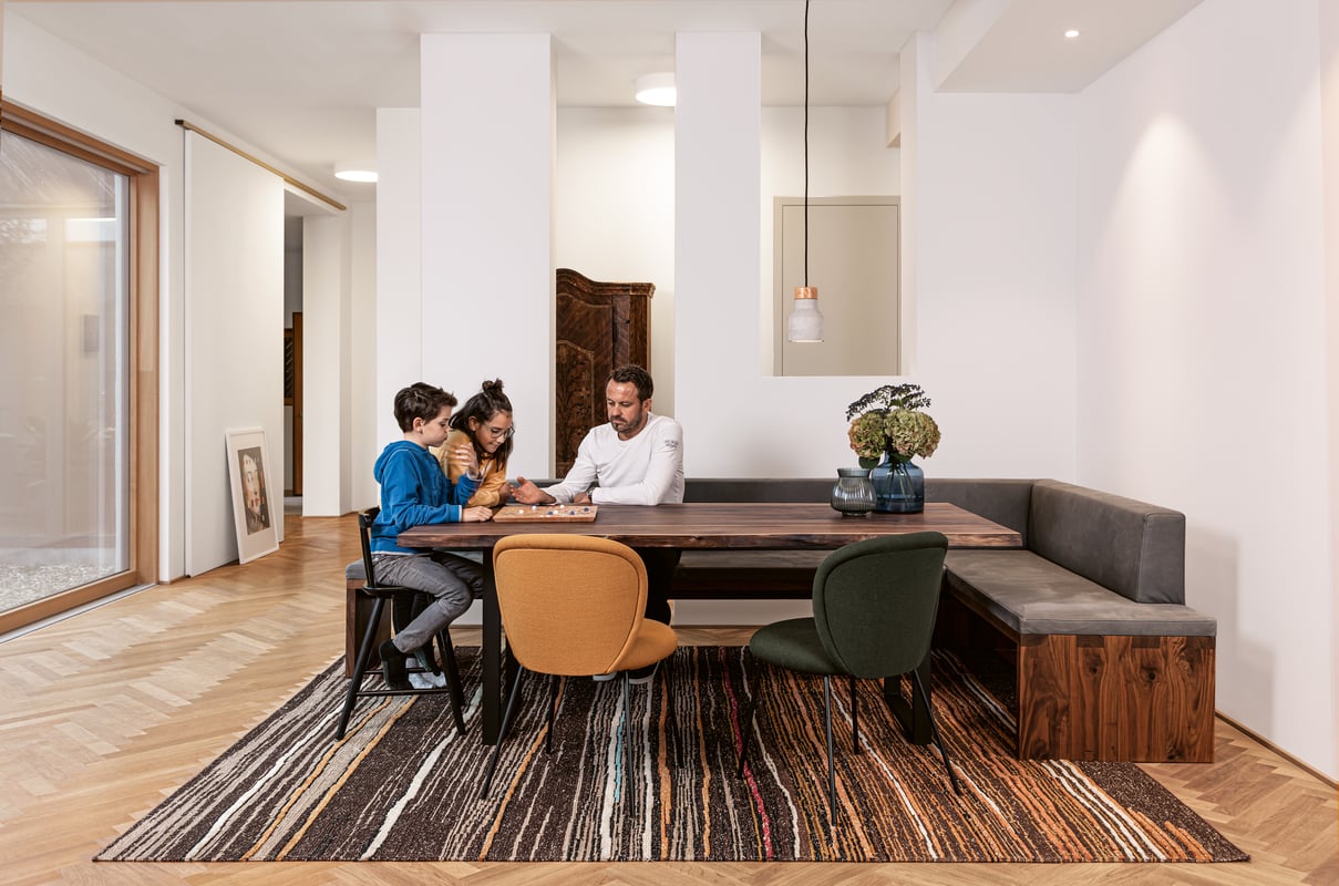 janua_sc02_eckbank_teilgepolstert_indoor_basic_holz_europaeischer_nussbaum_leder_e_01