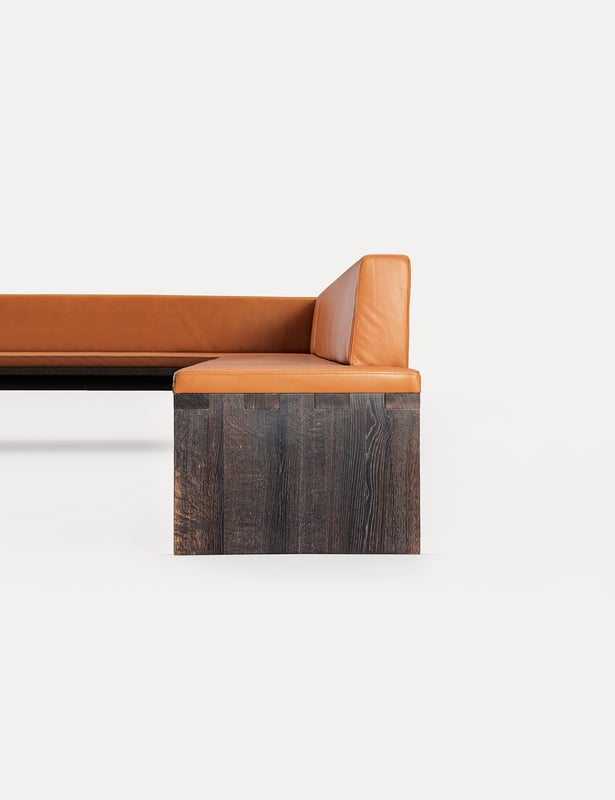 janua_sc02_eckbank_teilgepolstert_indoor_gekoehlt_holz_eiche_ton_braun_leder_e_01