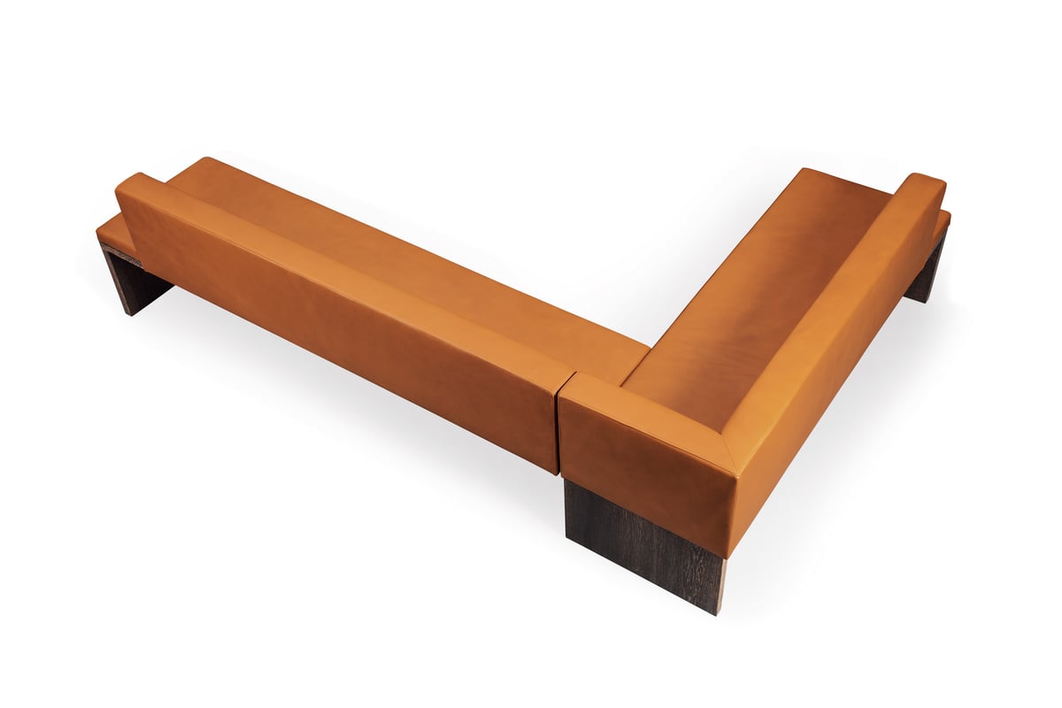 janua_sc02_eckbank_teilgepolstert_indoor_gekoehlt_holz_eiche_ton_braun_leder_f_02
