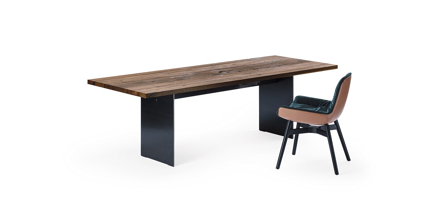 janua_sc41_tisch_indoor_altholz_holz_eiche_geraeuchert_stahl_tiefschwarz_f_01