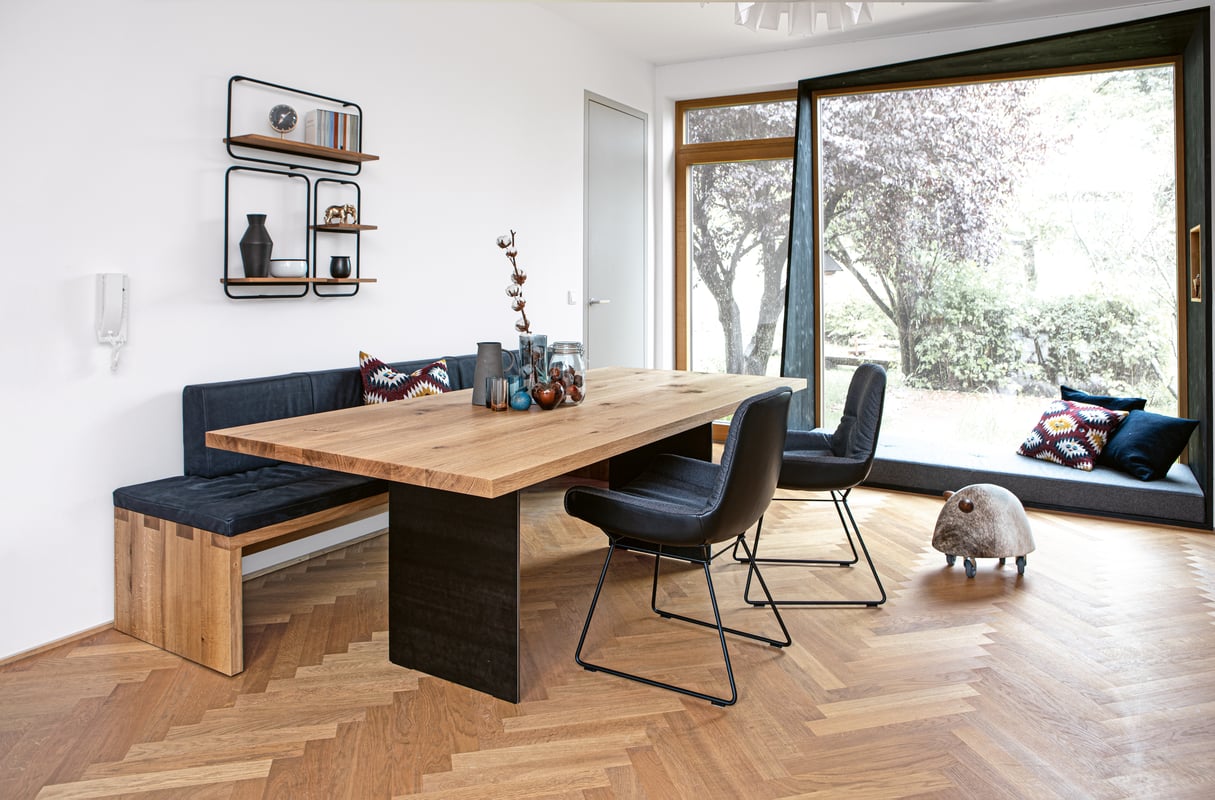 janua_sc41_tisch_indoor_basic_holz_eiche_natur_stahl_tiefschwarz_e_02