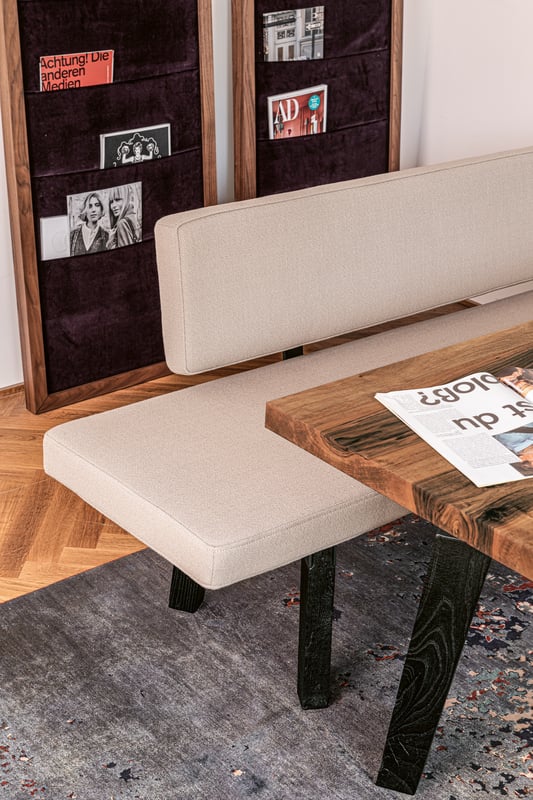 janua_sc57_regalsystem_medienboard_indoor_holz_basic_amerkianischer_nussbaum_stoff_e_02