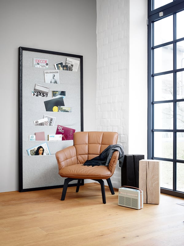 janua_sc57_regalsystem_medienboard_indoor_holz_gekoehlt_eiche_ton_schwarz_stoff_e_01