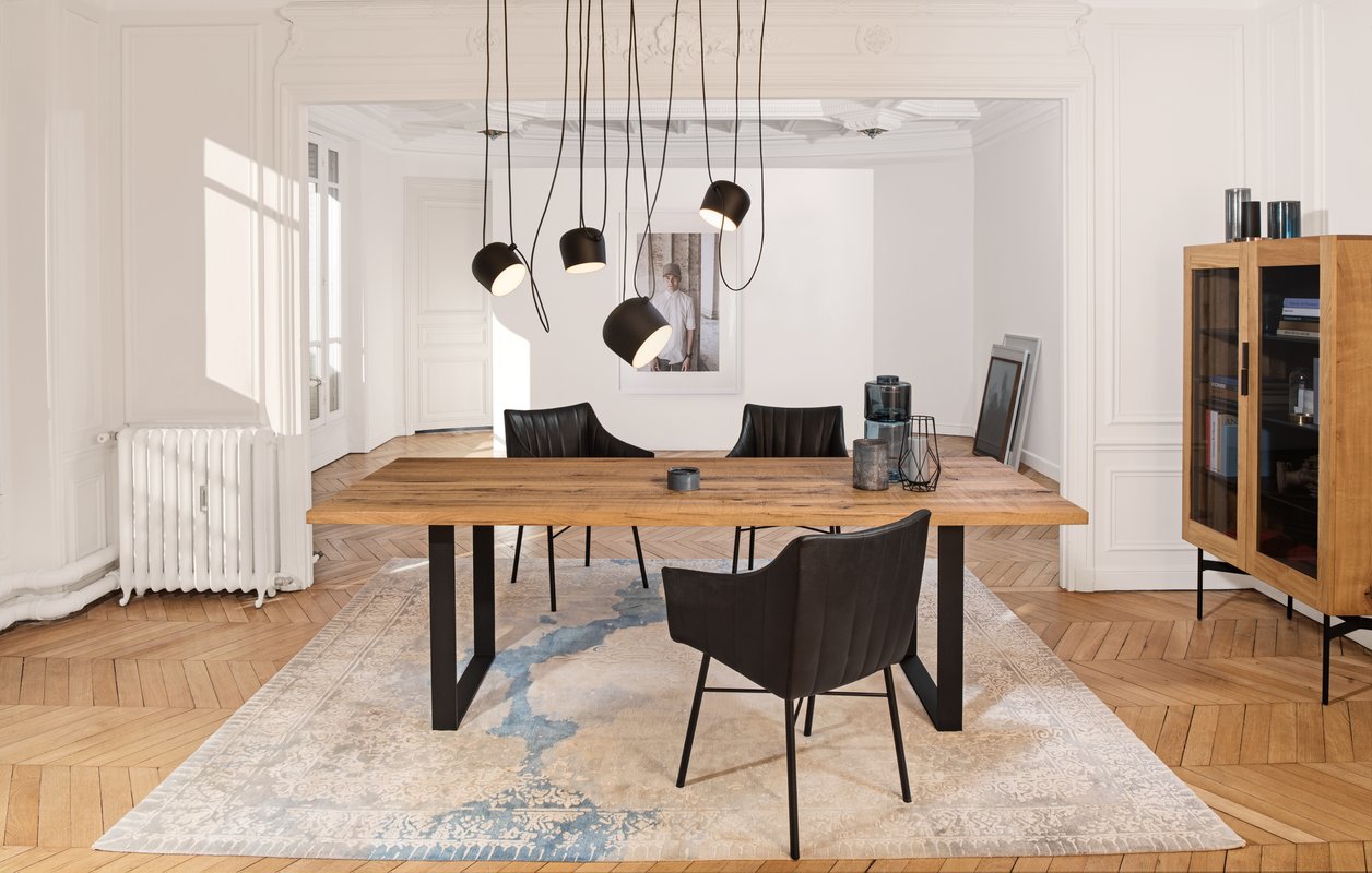 janua_sc58_tisch_indoor_altholz_holz_eiche_natur_stahl_tiefschwarz_e_01