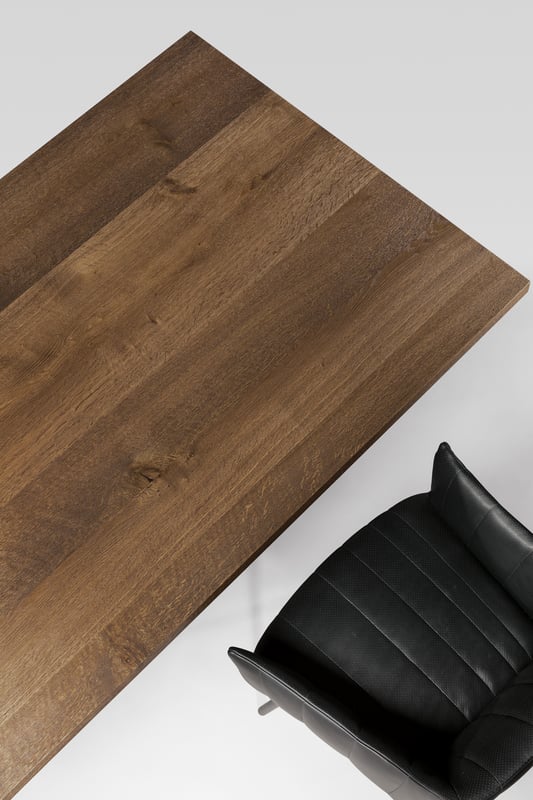 janua_sc58_tisch_indoor_geraeuchert_holz_eiche_natur_stahl_tiefschwarz_e_04