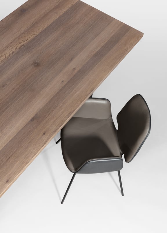 janua_sc58_tisch_indoor_geraeuchert_holz_eiche_weiss_roheffekt_stahl_tiefschwarz_e_01