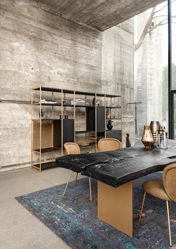 janua_sk01_monolith_tisch_indoor_gekoehlt_holz_eiche_ton_schwarz_aluminium_messing_eloxiert_e_02