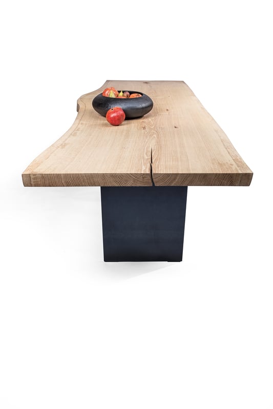 janua_sk01_monolith_tisch_indoor_gekoehlt_holz_eiche_ton_weiss_stahl_tiefschwarz_e_02