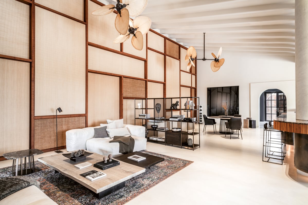 janua_sk03_butterfly_couchtisch_indoor_geraeuchert_holz_eiche_weiss_roheffekt_stahl_tiefschwarz_e_01-1